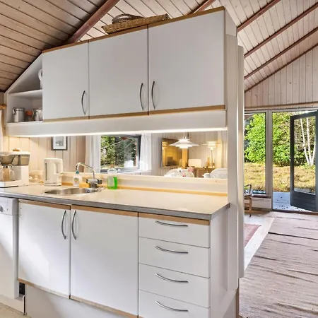 Esteri - 800m From The Sea By Interhome