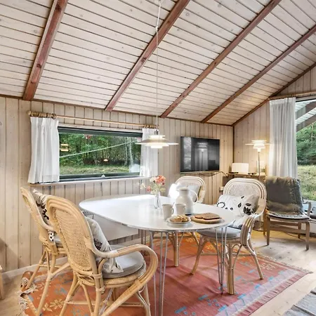 Esteri - 800m From The Sea By Interhome *